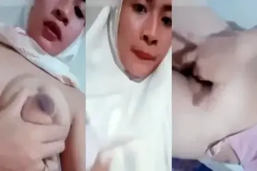 Ukhti Mukenah Bugil Binal Ngocok Memek Basah